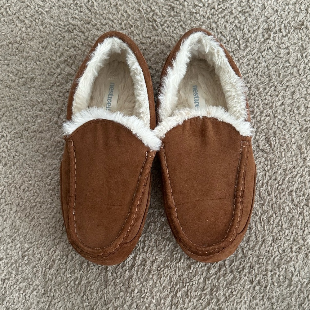 NESTWELL Slippers
